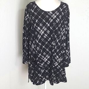 Robert Louis Black & White Plaid Pullover Top with Big Pockets in Front, Size XL
